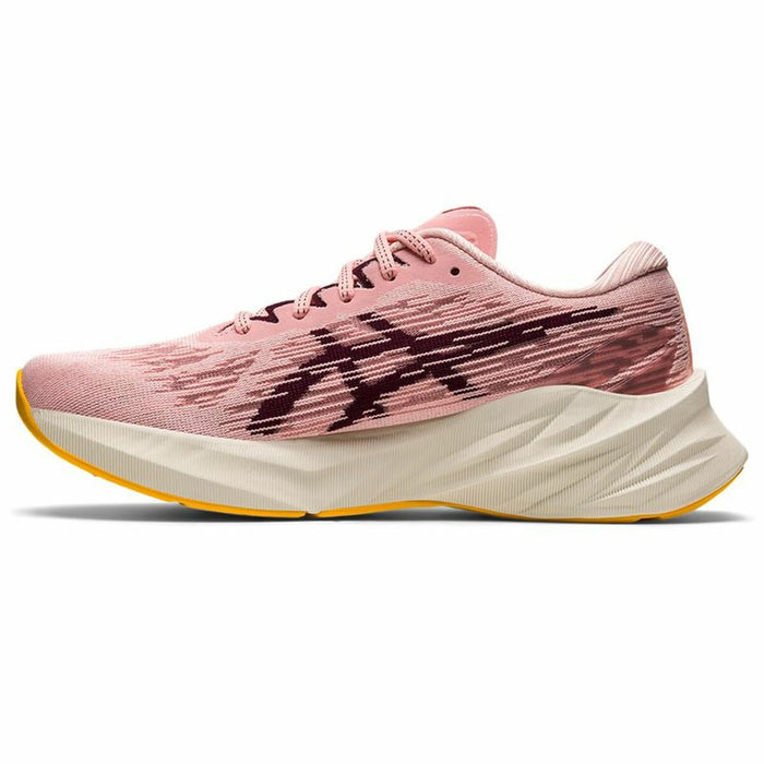 Trainers Asics Novablast 3 Salmon