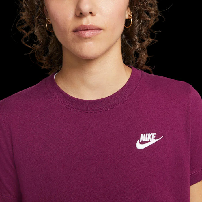 Women's Nike NSW CLUB T-Shirt